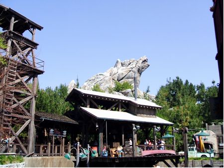 Grizzly River Run photo, from ThemeParkInsider.com